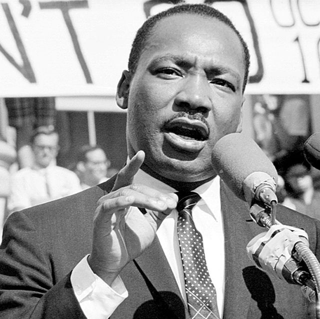 civil rights leader reverend martin luther king, jr delivers a speech to a crowd of approximately 7,000 people on may 17, 1967