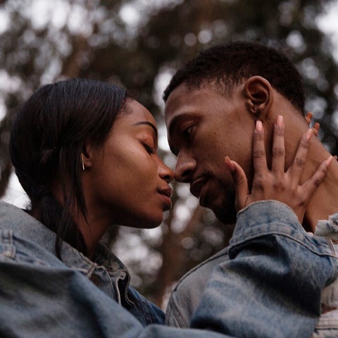 キスのバリエーション17選 正面 首 後ろから 寝ながら 恋が盛り上がるマル キスのバリエーション17選 正面 首 後ろから 寝ながら 恋が盛り上がるマル