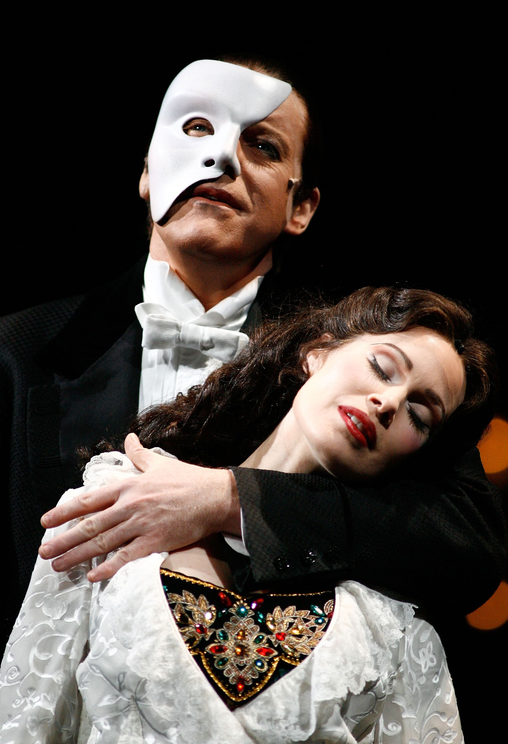 phantom of the opera mask walmart
