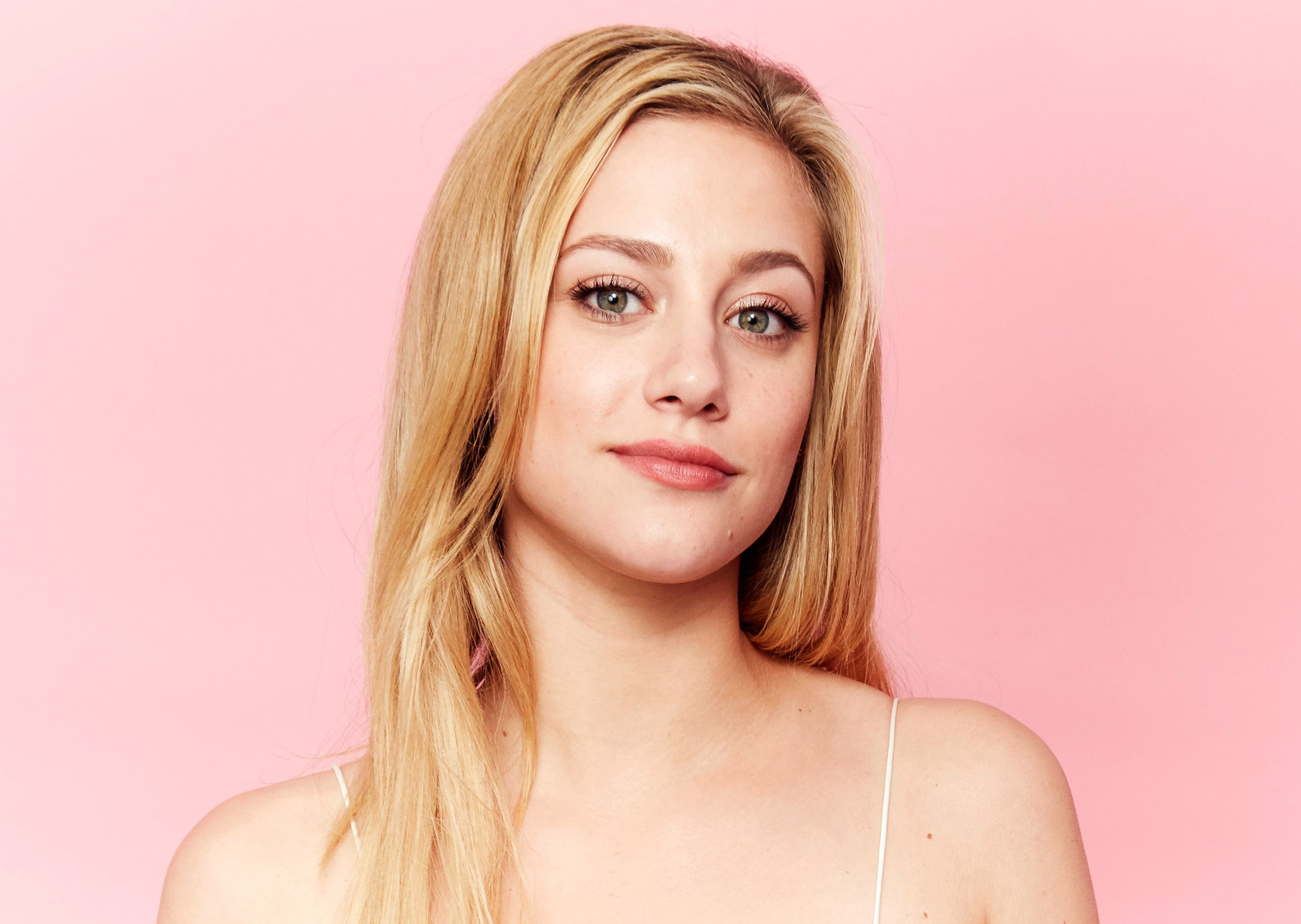 Next photo of Lili Reinhart