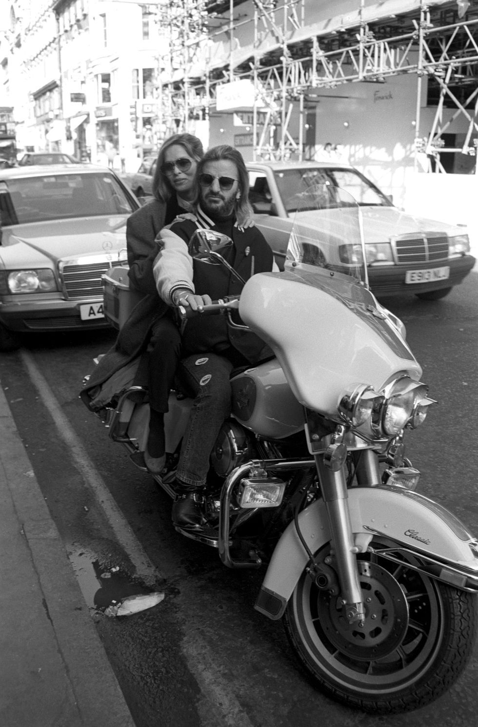 バイクに乗ったセレブたちのレトロな写真40枚 スティーブ マックイーンやジェームズ ディーンなど