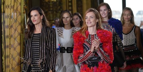 Mature Models Spring 2018 - Versace's Supermodel Reunion and More ...
