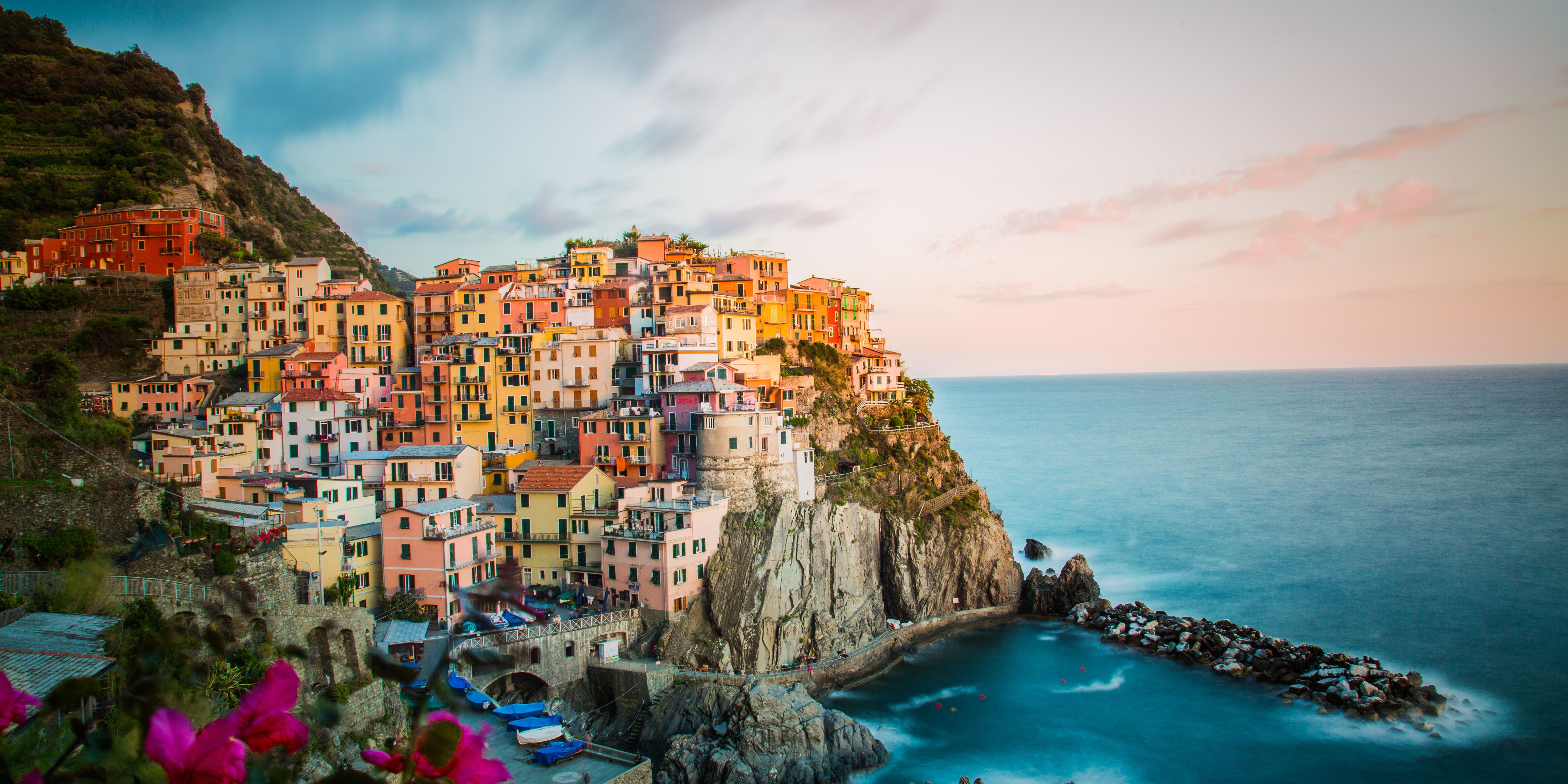 5 Seas That Surround Italy