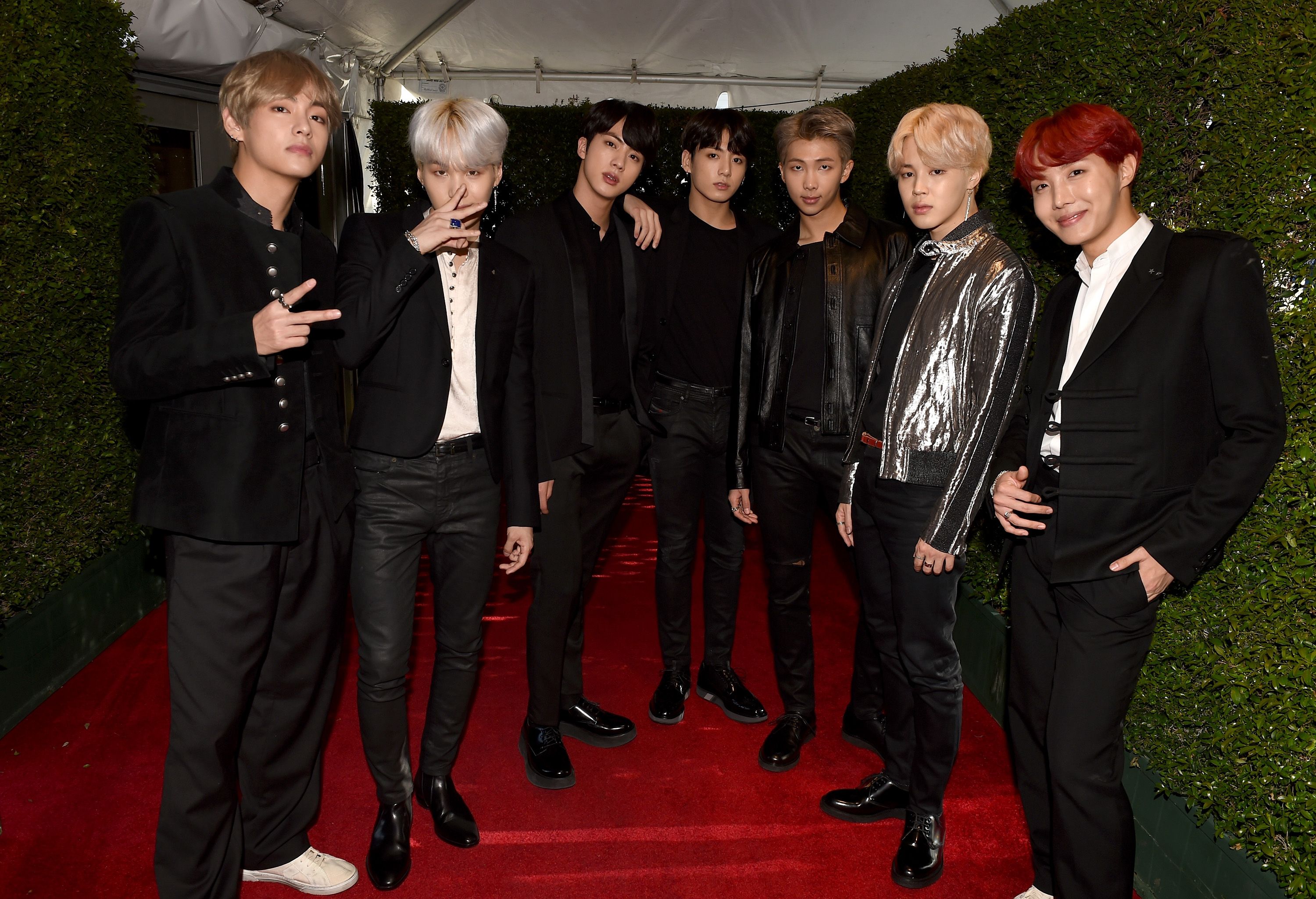 BTS Arrive at American Music Awards - BTS AMA 2017 Red Carpet Style