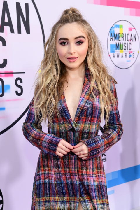 American Music Awards 2017 Best Dressed – AMAs 2017 Red Carpet Photos