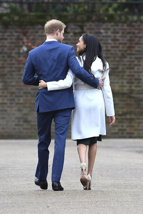when did meghan markle start dating prince)