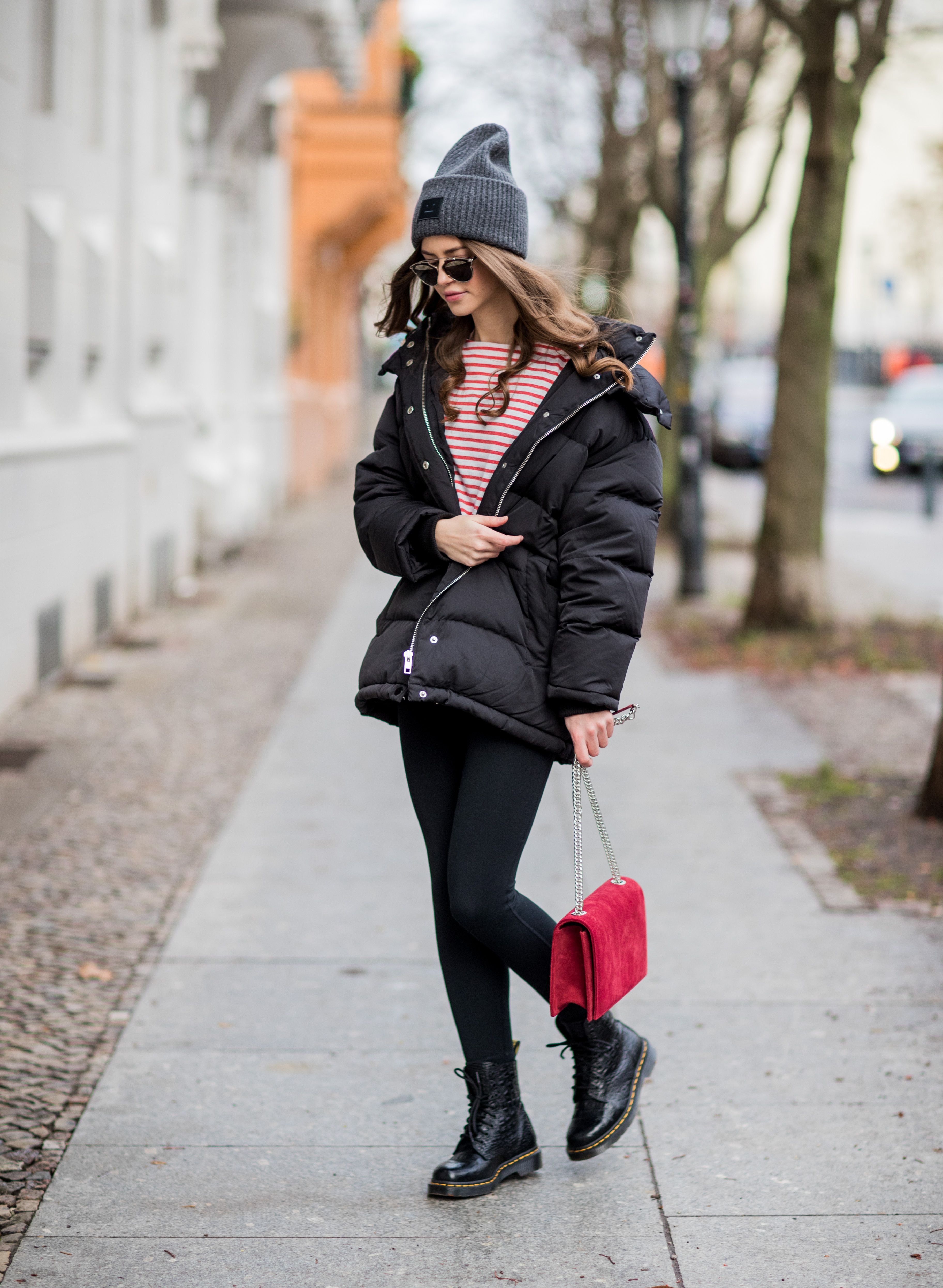 Женская зимняя одежда и обувь