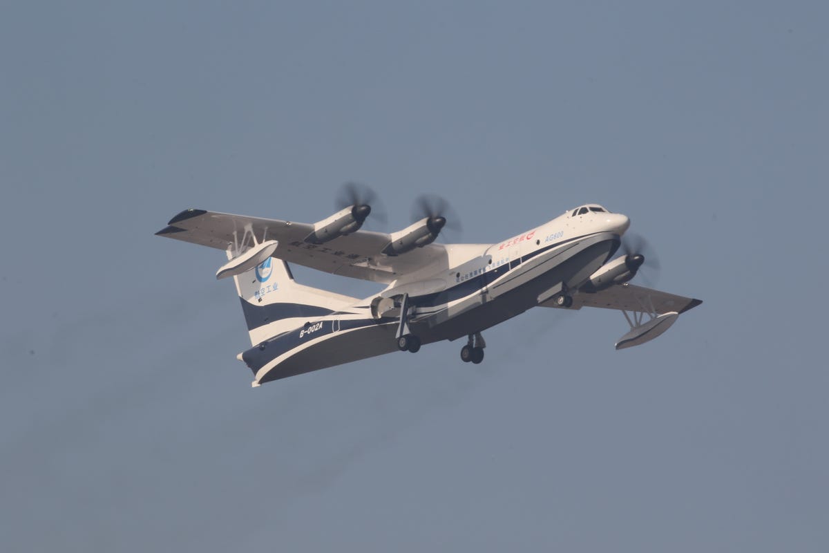 the-largest-seaplane-in-the-world-takes-first-flight