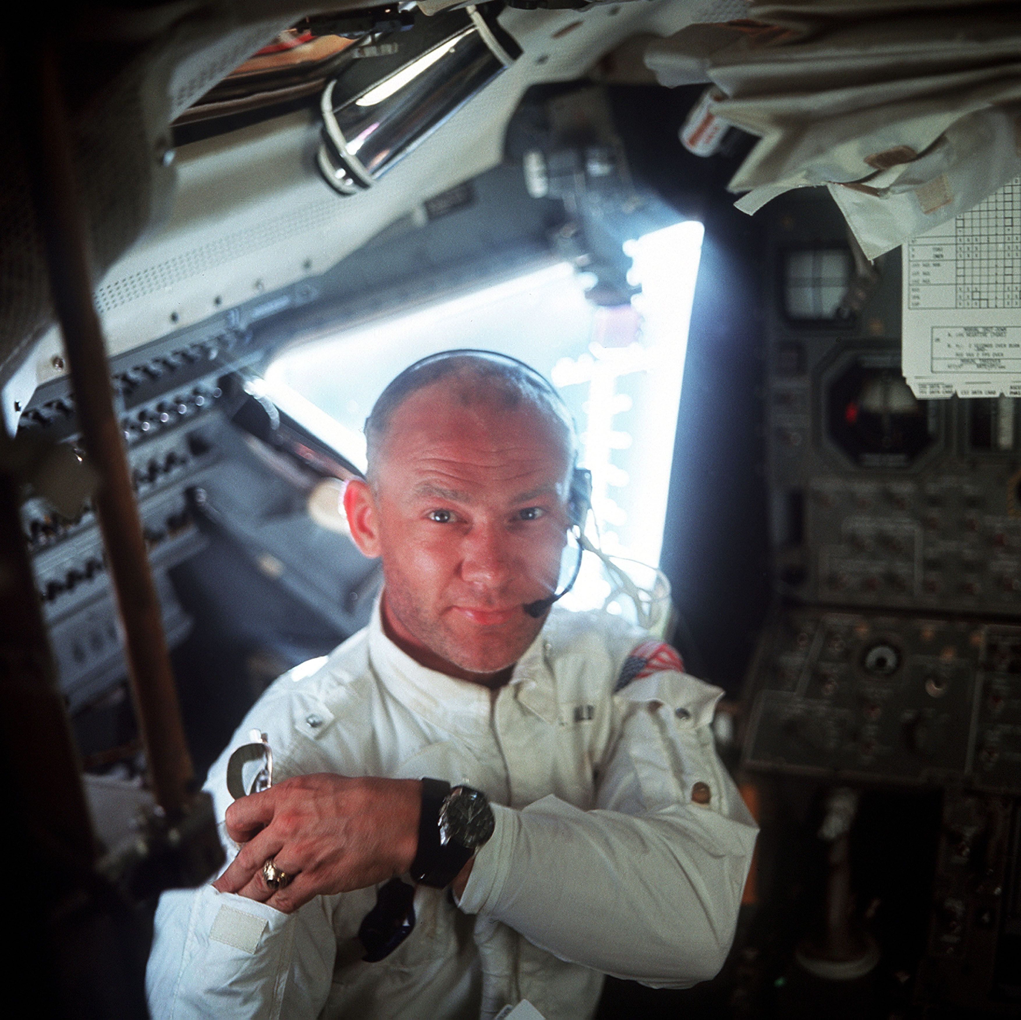 buzz aldrin moon secrets buzz aldrin moon secrets
