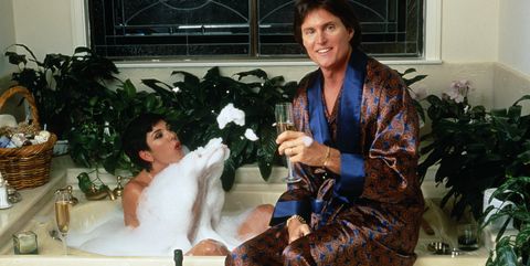 35 Celebrity Bath Tub Moments Iconic Photographs Of Celebs