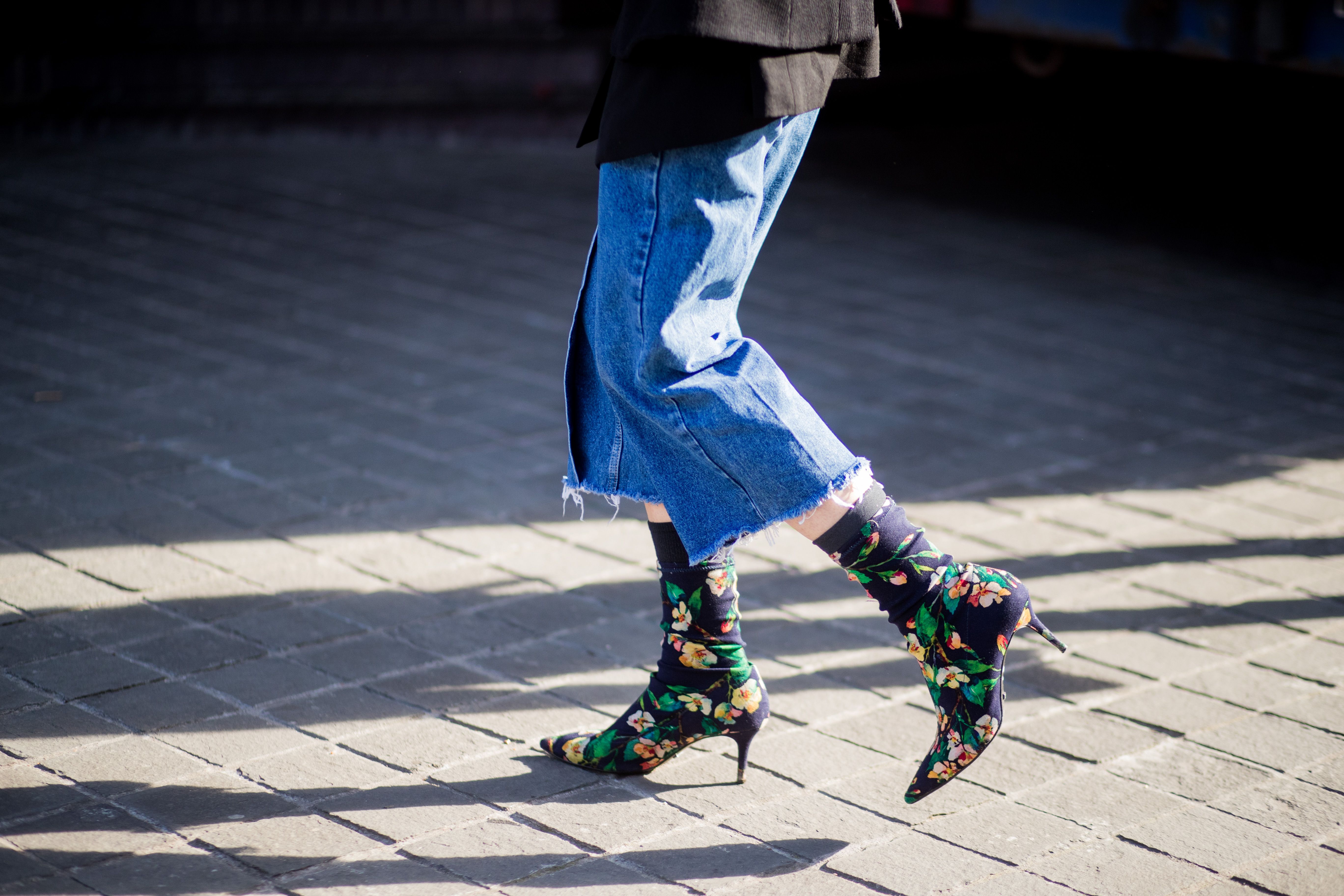 jeans and booties outfit