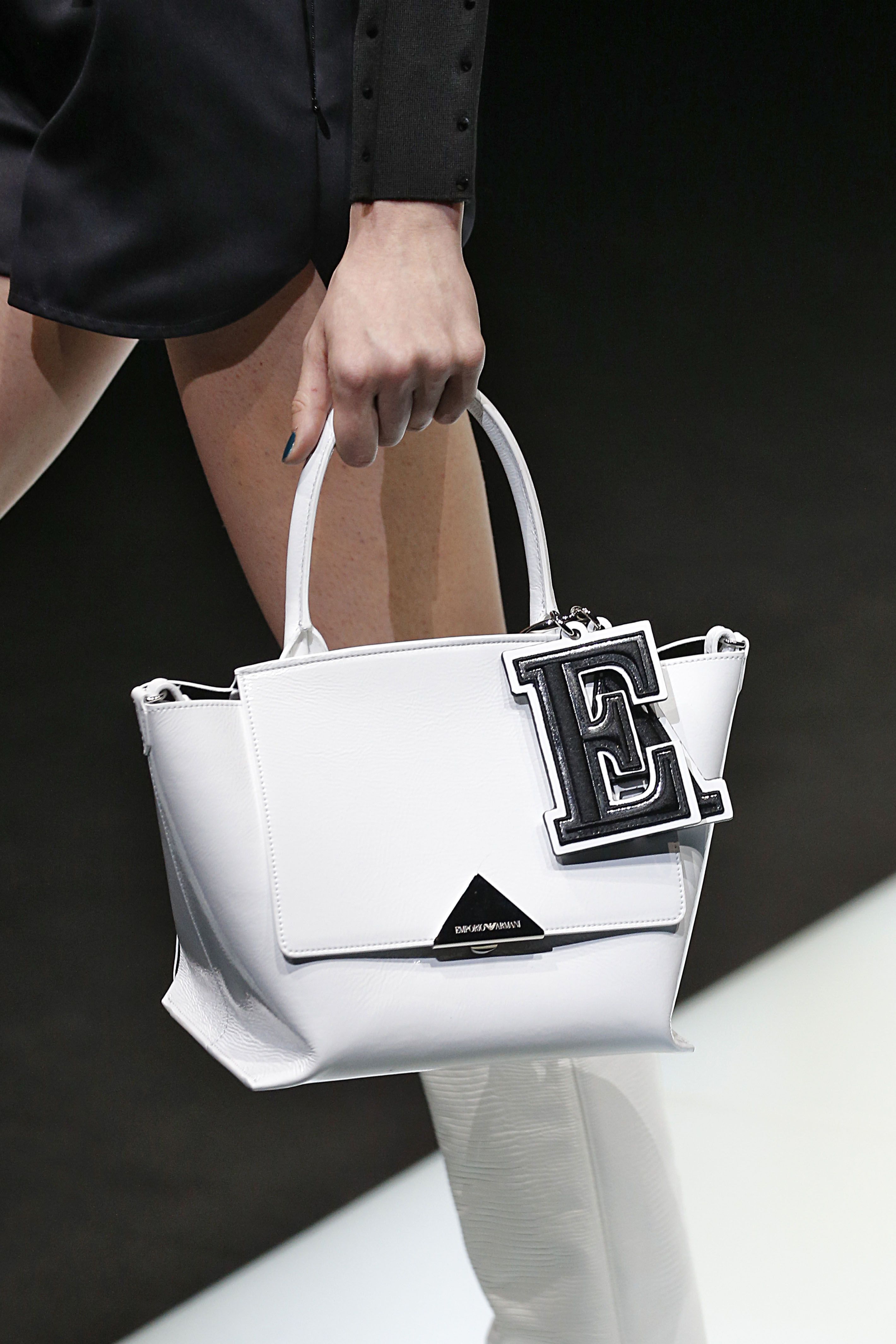 white bag trend