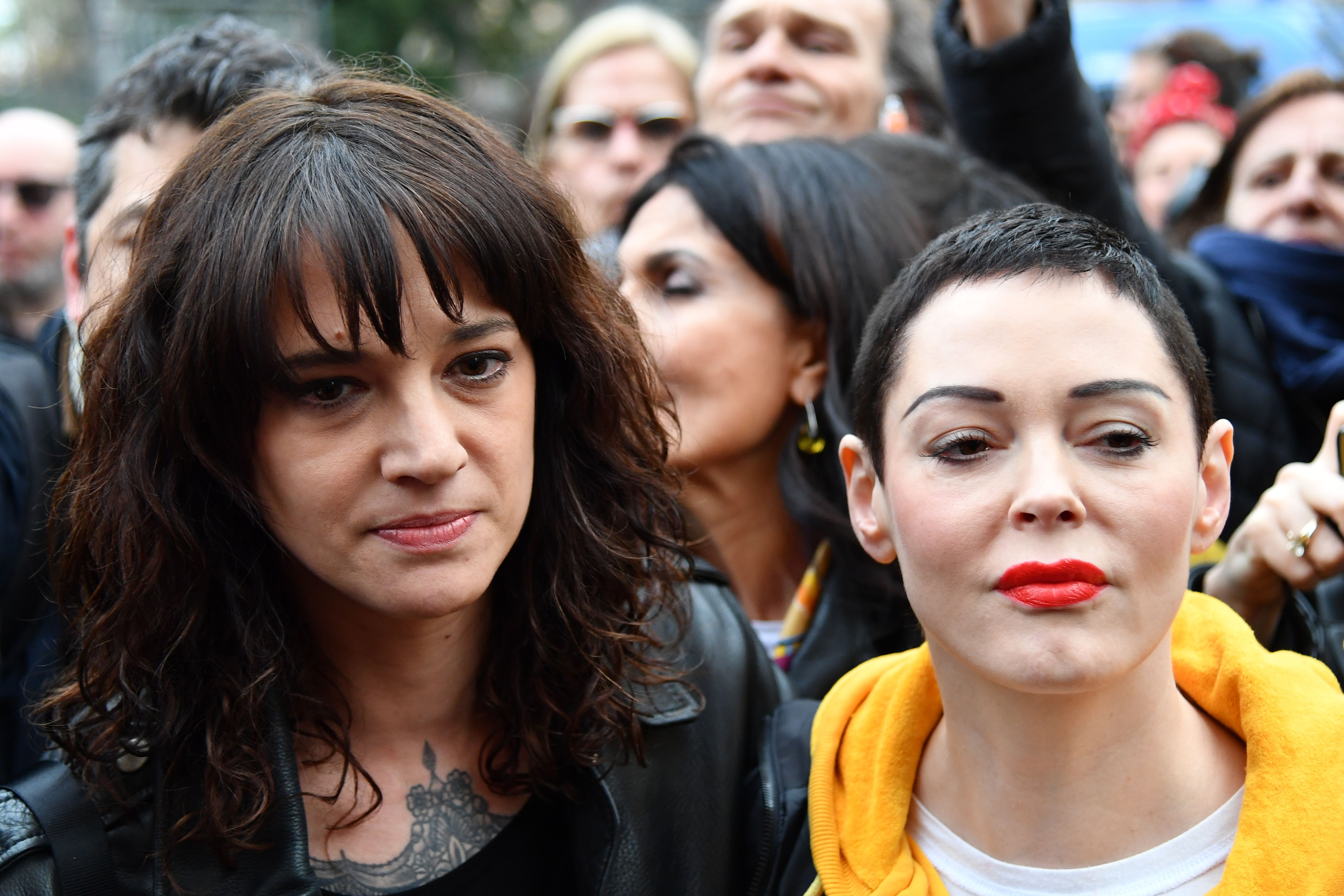 Asia Argento Debuts Rose Mcgowan Bloody Dagger Revenge Tat Asia Argento S Rose Mcgowan Vengeance Tattoo