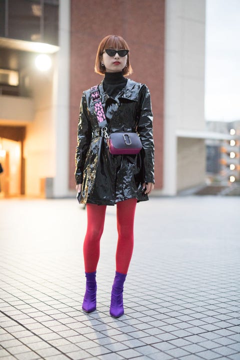 Clothing, Street fashion, Fashion, Tights, Pink, Snapshot, Leggings, Shoulder, Fashion model, Footwear, 