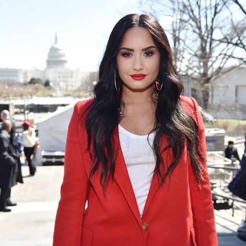 Demi Lovato Just Knocked Out Trainer Jay Glazer S Tooth On Instagram