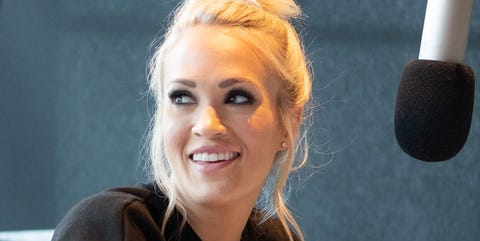 Carrie Underwood Reveals Face Scar - Carrie Underwood Face ... Carrie Underwood Reveals Face Scar - Carrie Underwood Face ...