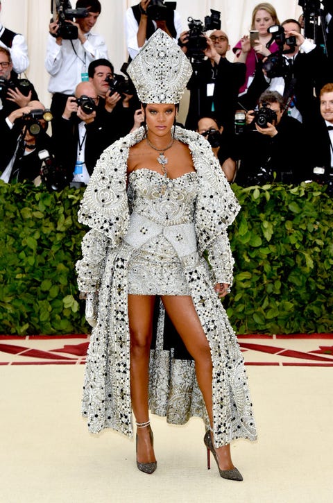 メットガラに欠かせない 歴代ホストたちの衣装を振り返る ハーパーズ バザー Harper S Bazaar 公式 メットガラに欠かせない 歴代ホストたちの衣装を振り返る ハーパーズ バザー Harper S Bazaar 公式