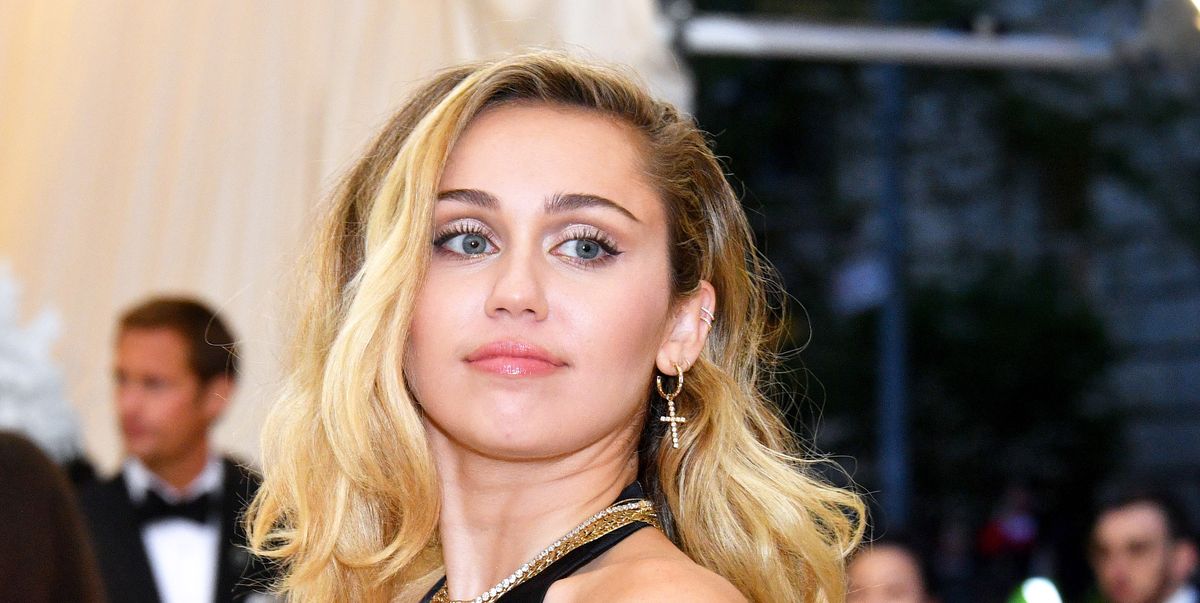Miley Cyrus Now Has Hannah Montana S Hairstyle Miley Dyes Hair