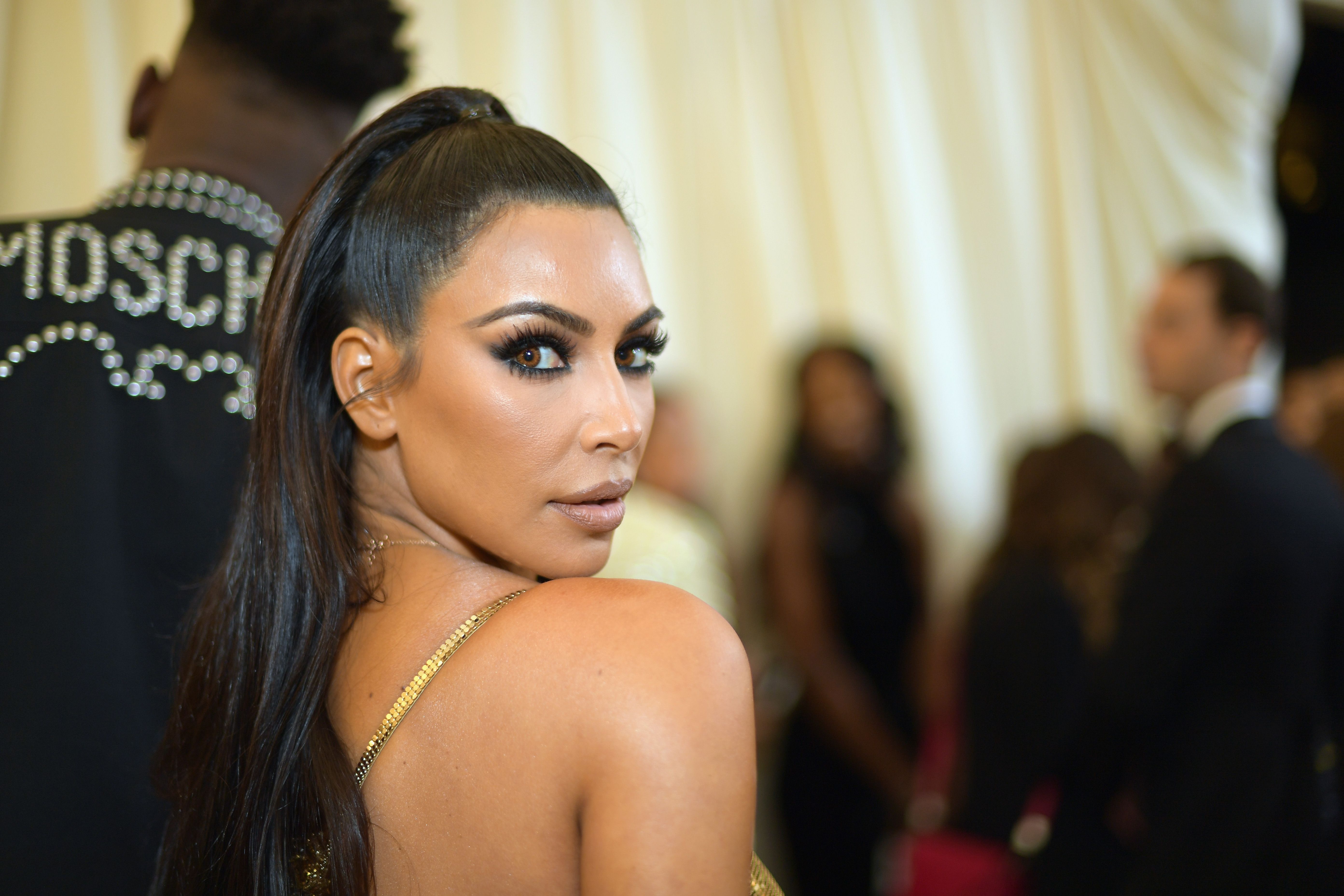 kim kardashian gala makeup