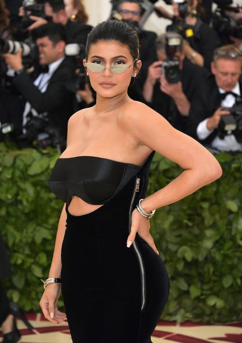 Kylie Jenner Wore A Push Up Bra For Her First Red Carpet Appearance