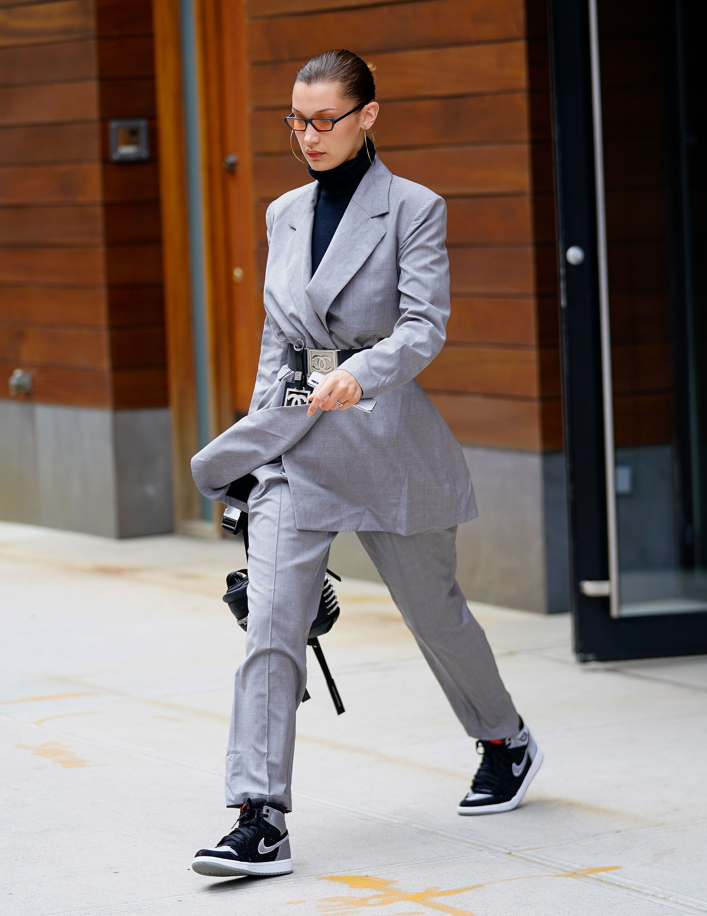 How to Wear Suits With Sneakers