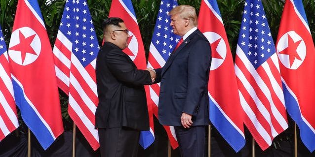 トランプ大統領 金正恩氏への手土産に ロケットマン のcd トランプ大統領 金正恩氏への手土産に ロケットマン のcd