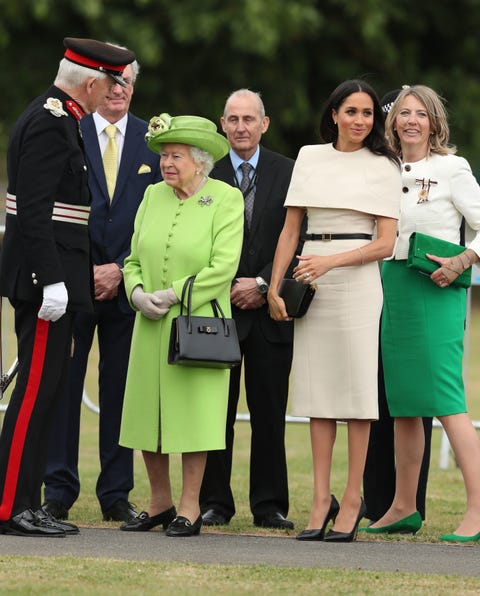 Meghan Markle S Pearl Earrings Were Gift From Queen Elizabeth Meghan Markle And Queen Elizabeth Ii