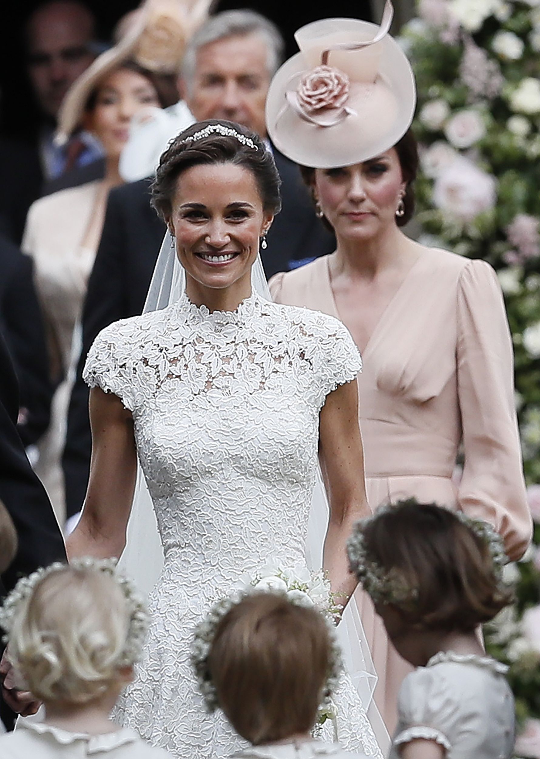Pippa Middleton And Kate Middleton S Cutest Sister Pictures Pippa And Kate Through The Years