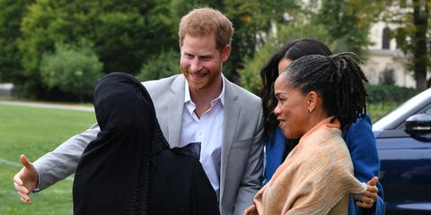 Ini Video Hijabers 'Cipika Cipiki' dengan Pangeran Harry Yang Jadi Viral Ini Video Hijabers 'Cipika Cipiki' dengan Pangeran Harry Yang Jadi Viral