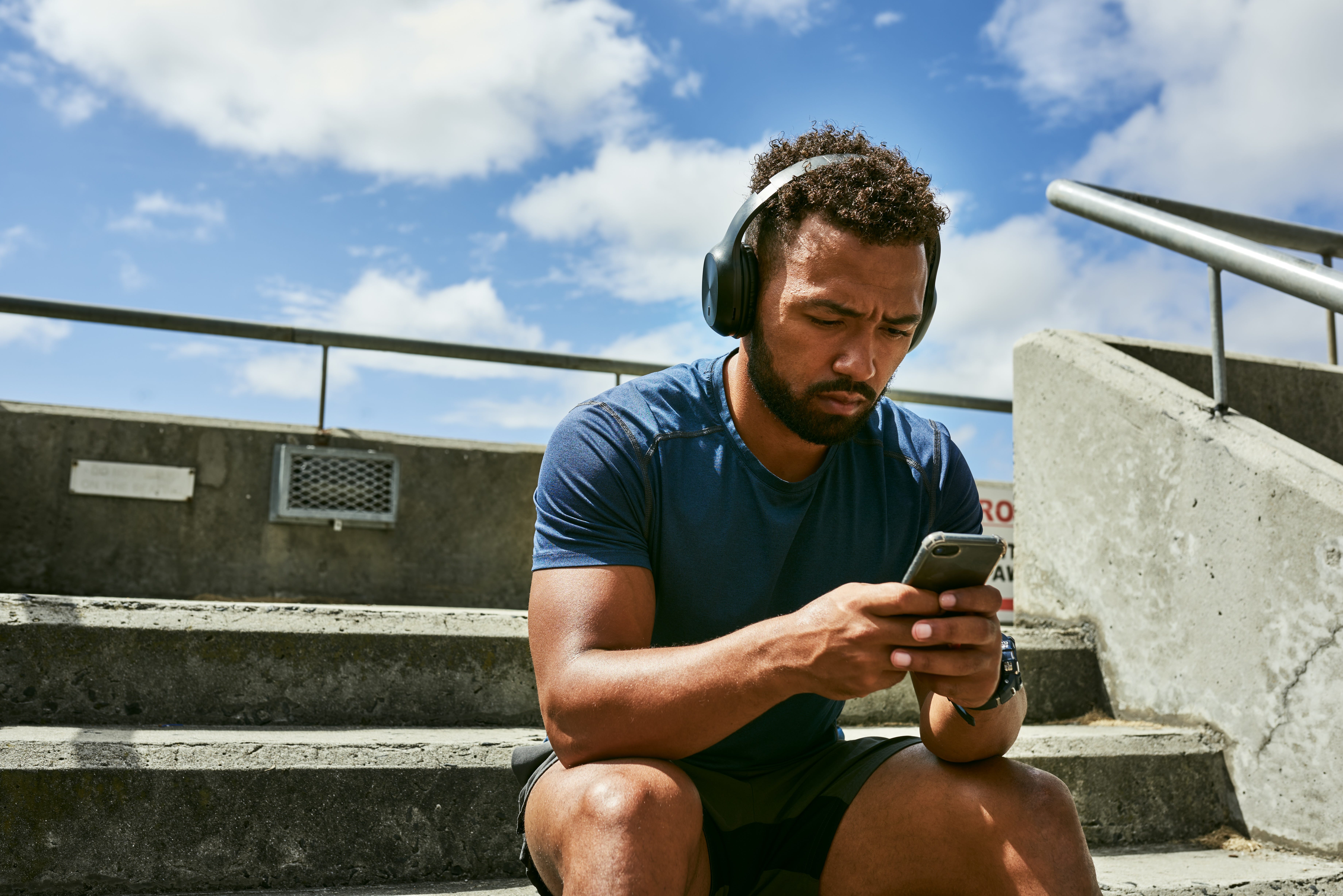 Are You Being Ghosted? Here's How to Tell.
