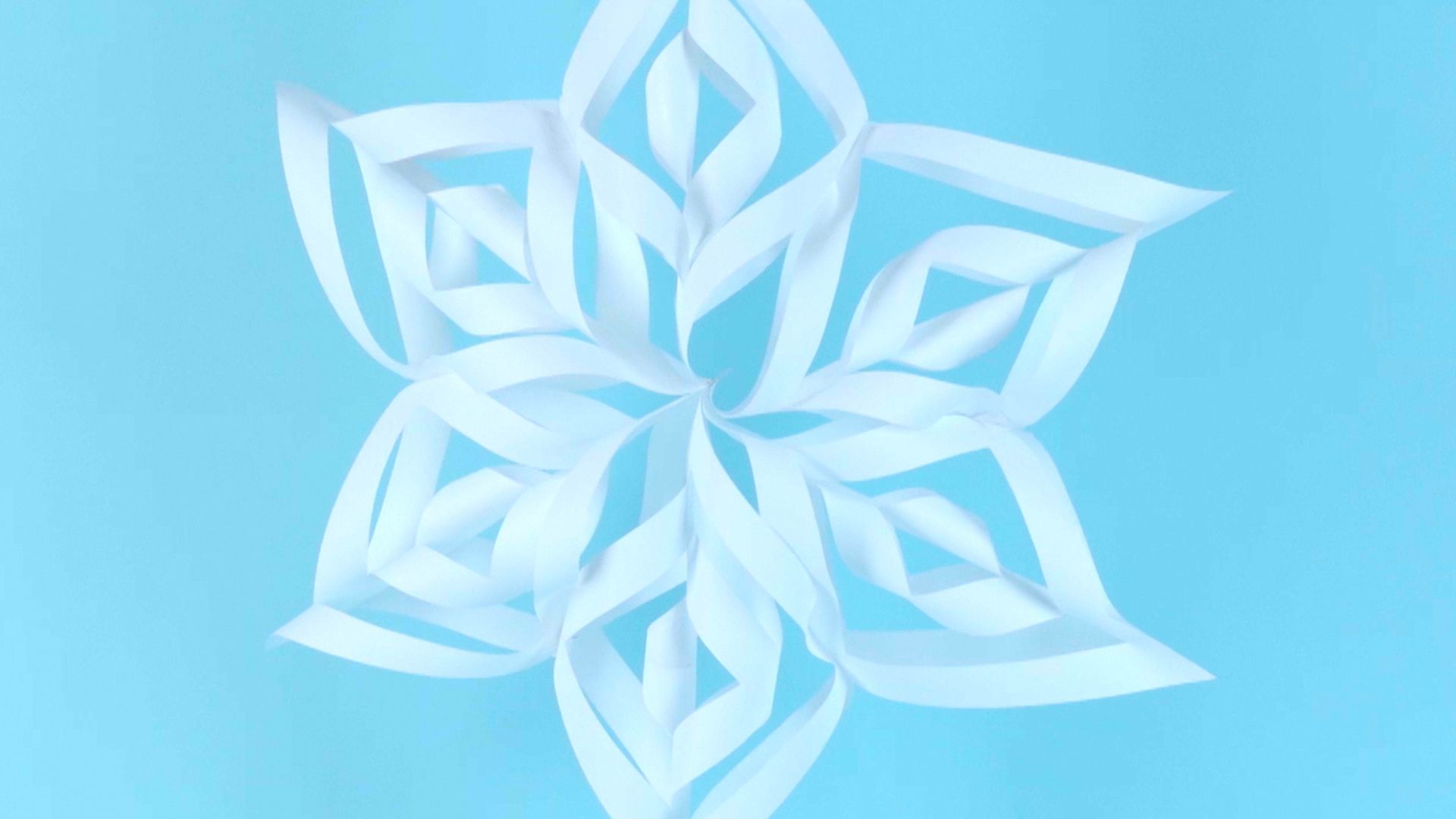 How To Make Paper Snowflakes Easy Diy Paper Snowflake Tutorial