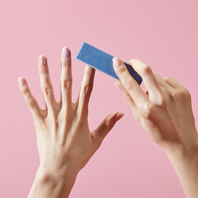 removing dip powder nails