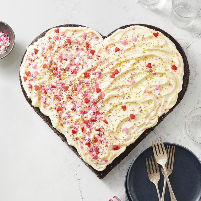 chocolate heart cake, valentine's day dessert