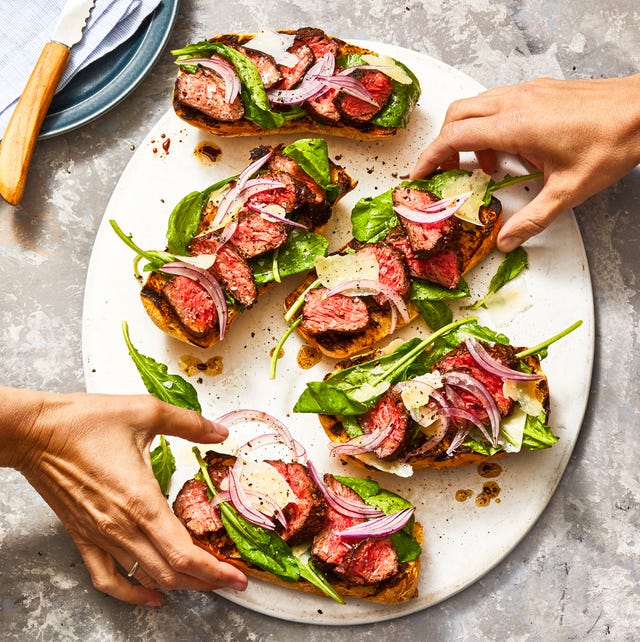 steak sandwich with arugula