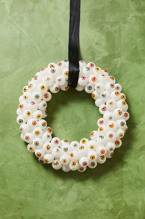 28 Best Halloween Wreaths Diy Halloween Wreath Ideas