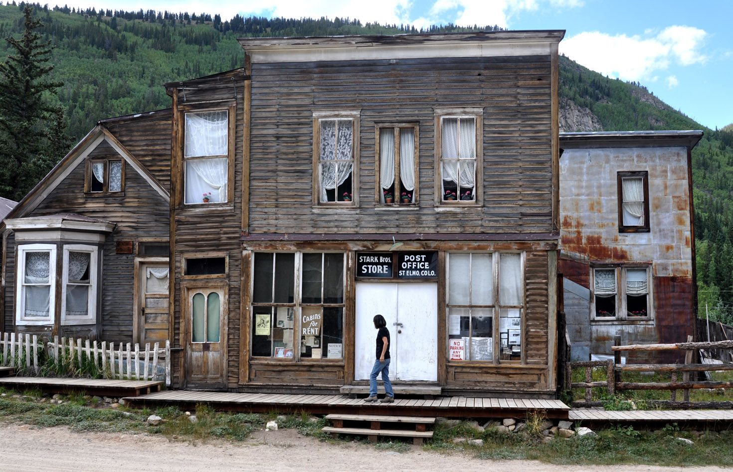 15 Of The Spookiest Ghost Towns In America - Most Haunted Places