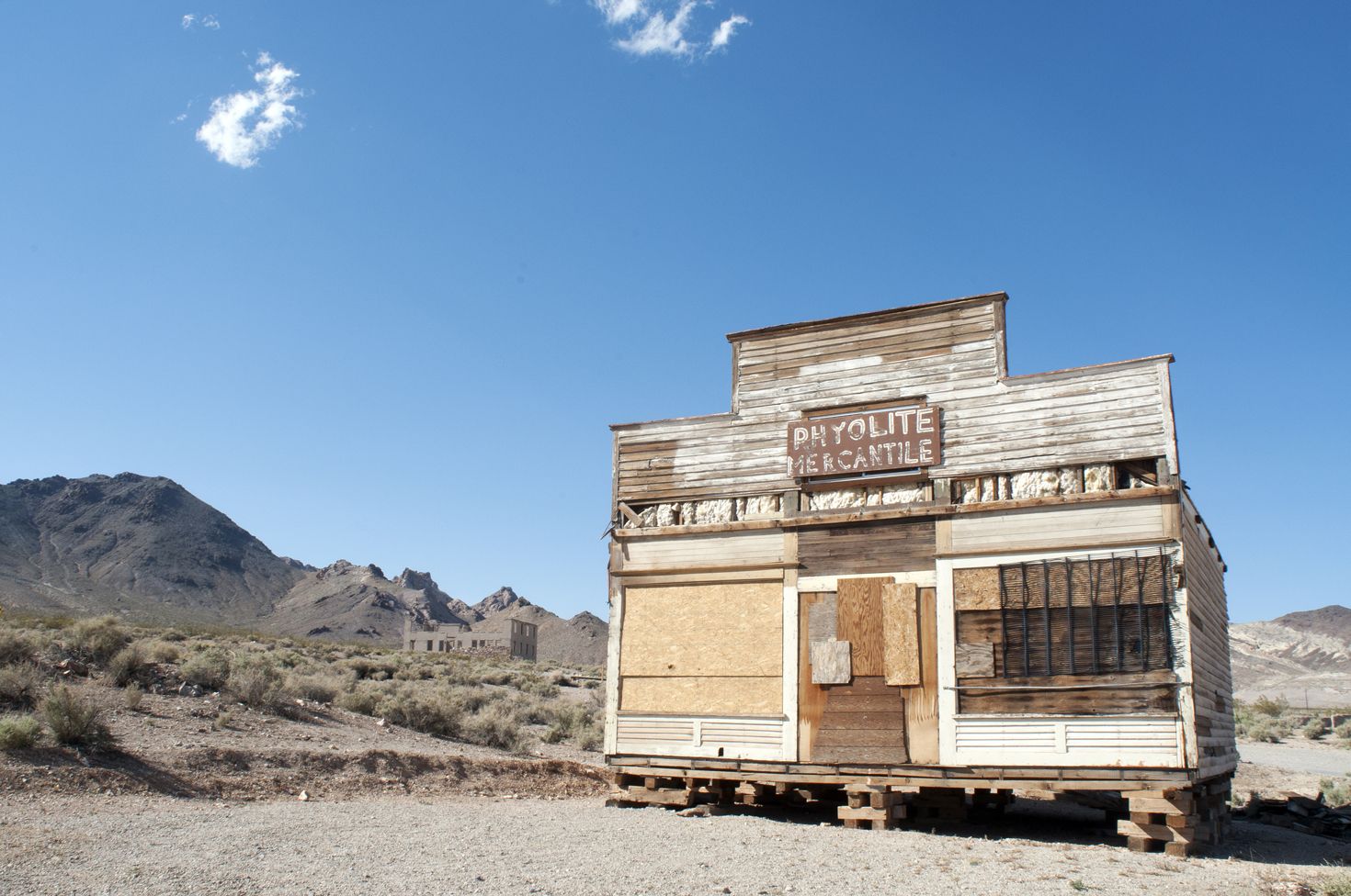 18 Of The Spookiest Ghost Towns In America - Most Haunted Places