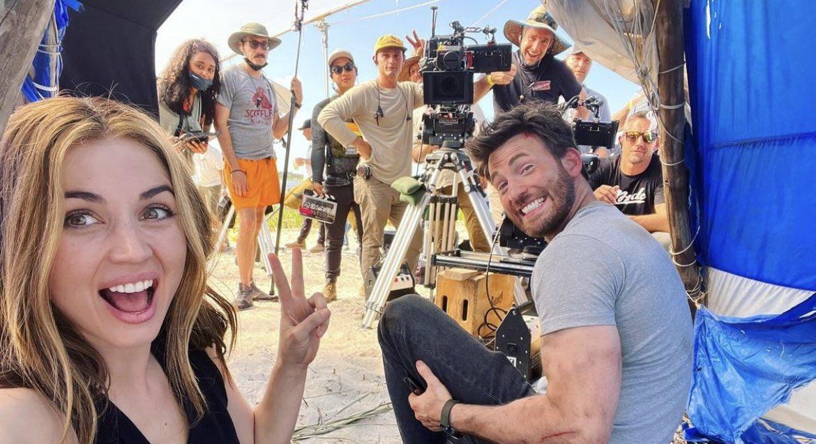 Ana de Armas and Chris Evans challenge each other on the stairs of ‘The Exorcist’ in a new clip from ‘Ghosted’