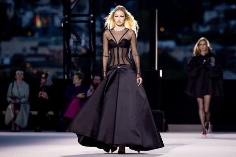 versace fw23 show runway show