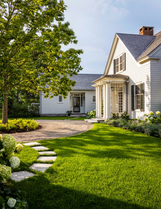 Inside a Waterfront Maine Cottage Designed by Gil Schafer 2021