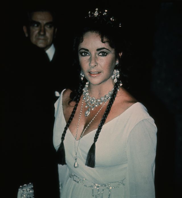 actress elizabeth taylor attends the premiere of the film staircase, 1969 photo by © hulton deutsch collectioncorbiscorbis via getty images