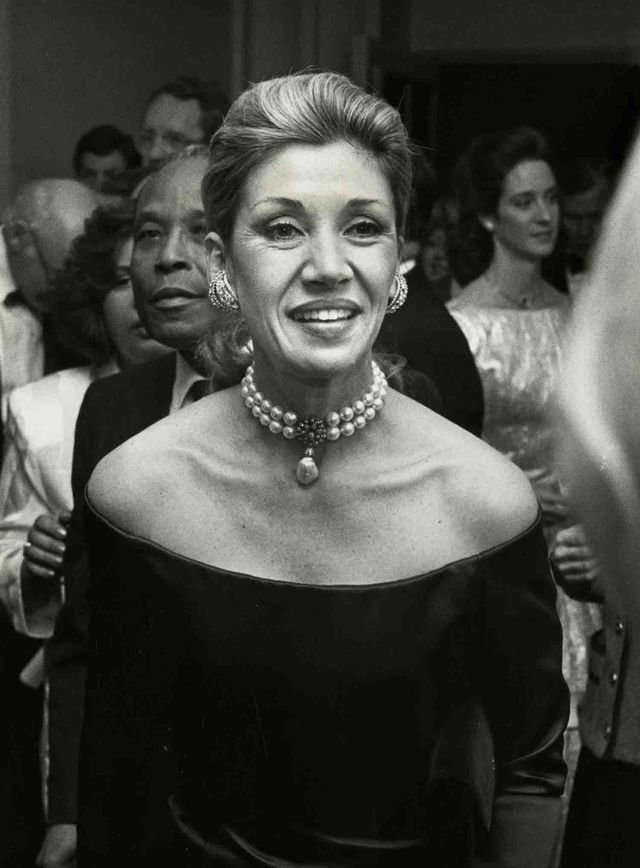 socialite susan gutfreund attends new yorkers for new york gala on february 18, 1988 at the waldorf hotel in new york city photo by ron galellaron galella collection via getty images