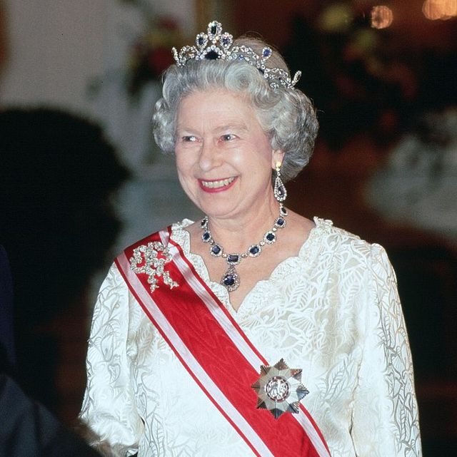 I più bei gioielli indossati dalla Regina Elisabetta