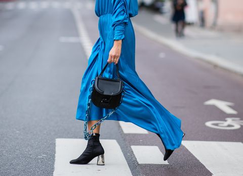 Blue, Street fashion, Clothing, Cobalt blue, Electric blue, Turquoise, Fashion, Shoulder, Snapshot, Footwear, 