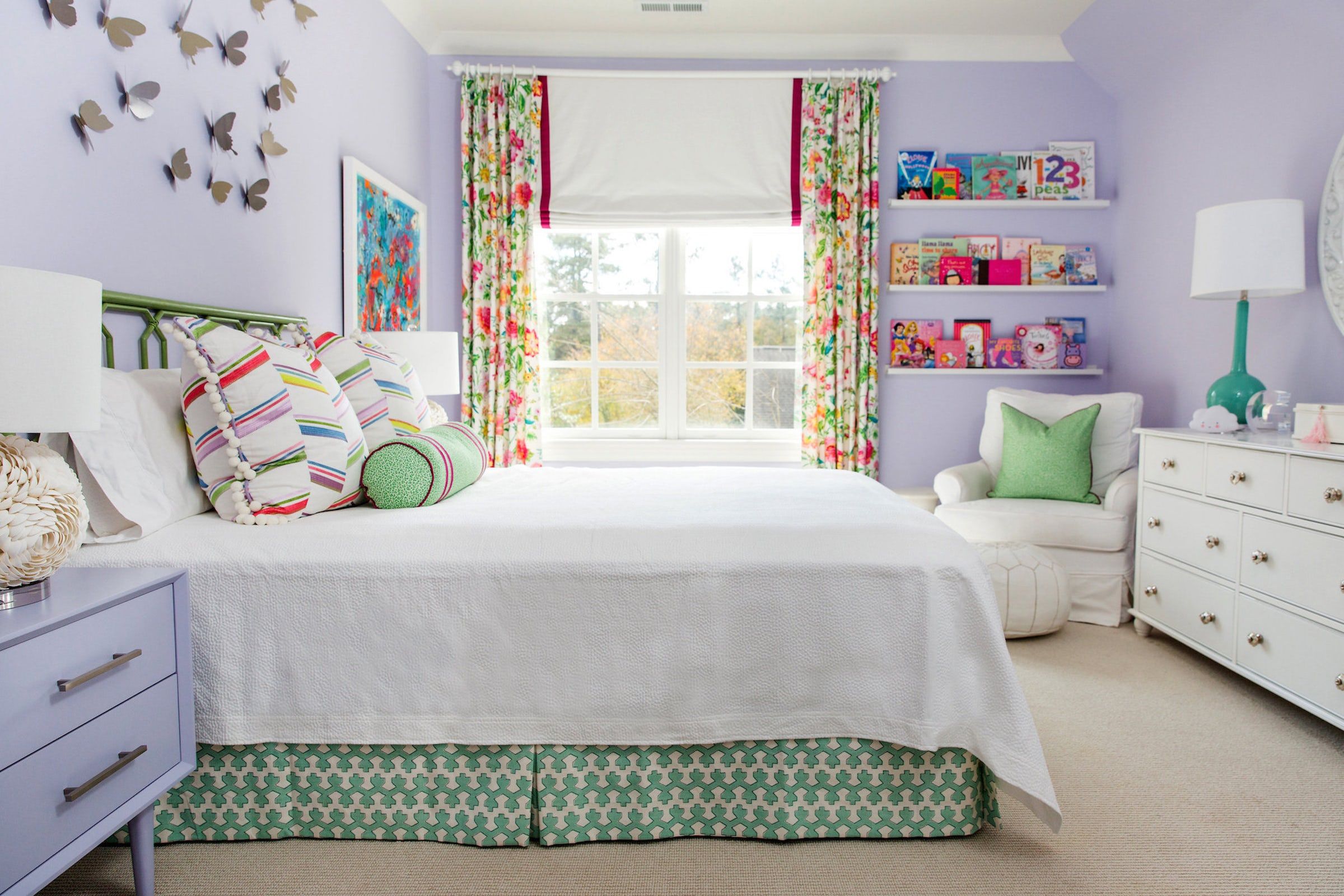 girls room bed