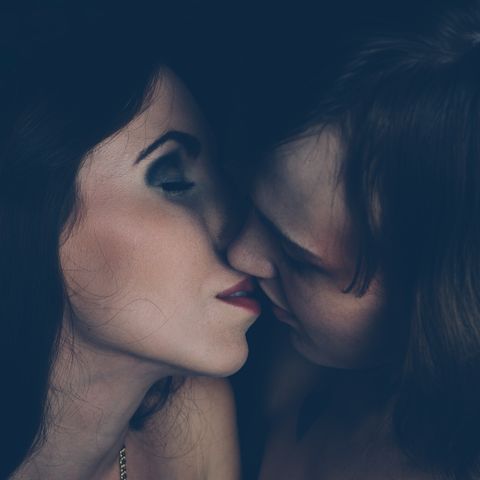 Girls Kissing Passionate Lesbian Women