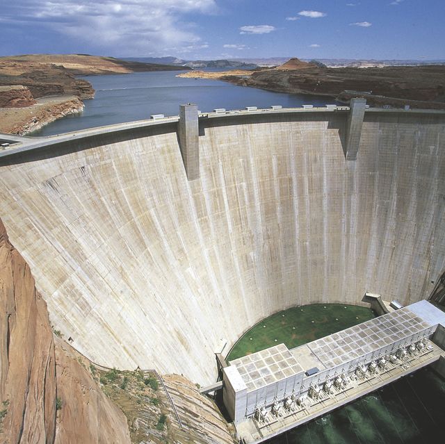 荘厳な眺めに誰もが息を飲む 全米で訪れるべき8つの ダム が規格外