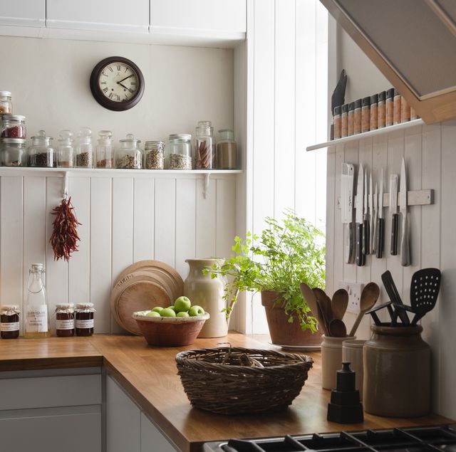 How to Decorate Kitchen With Plants 