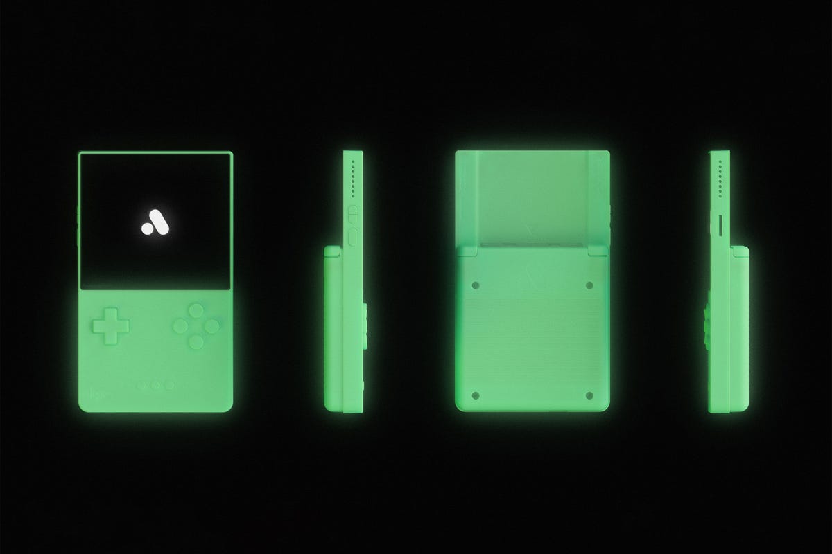 The Analogue Pocket Is Back (And It Now Glows in the Dark)