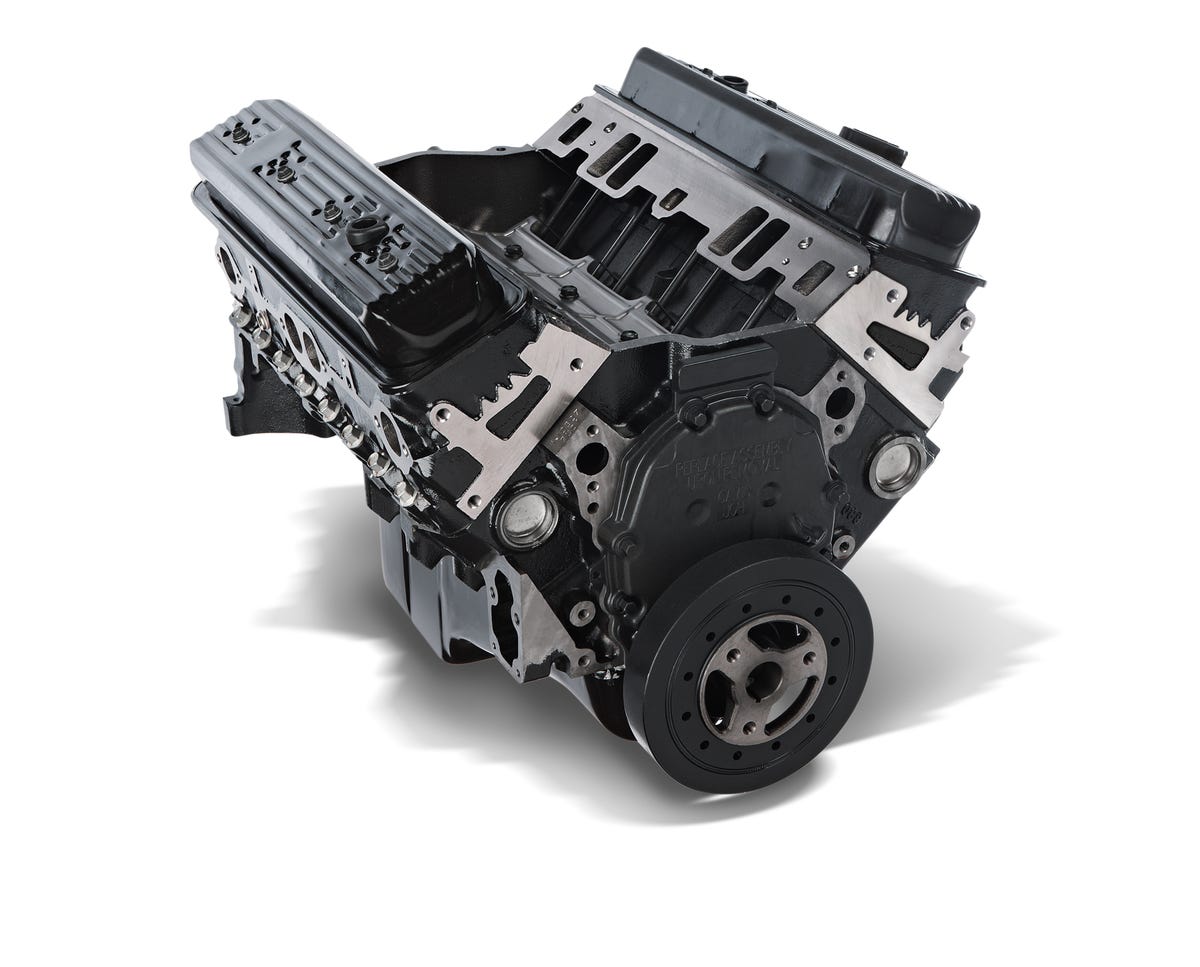 New Factory GM 350 Small-Block V-8 - Chevy V8 Crate Engine